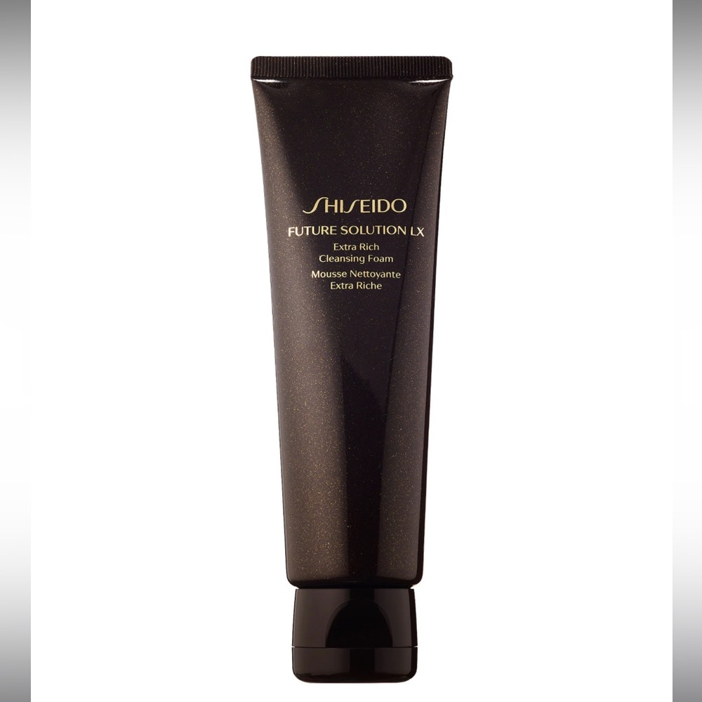 Shiseido Extra Creamyv
Future Solution LX Extra Rich Cleansing Foam 50ml